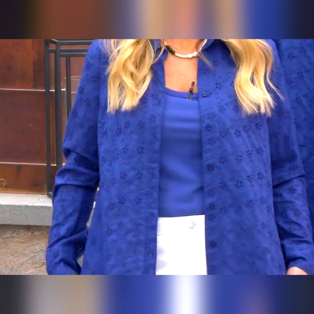NWT Candace Cameron Bure Front Eyelet Shirt W/ Hi-Low